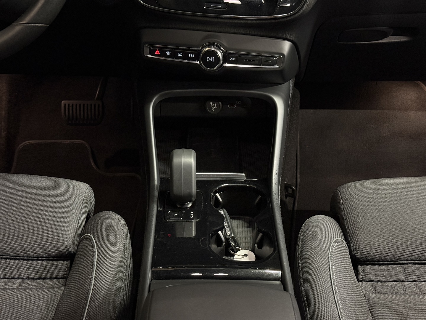 VOLVO XC40 2023