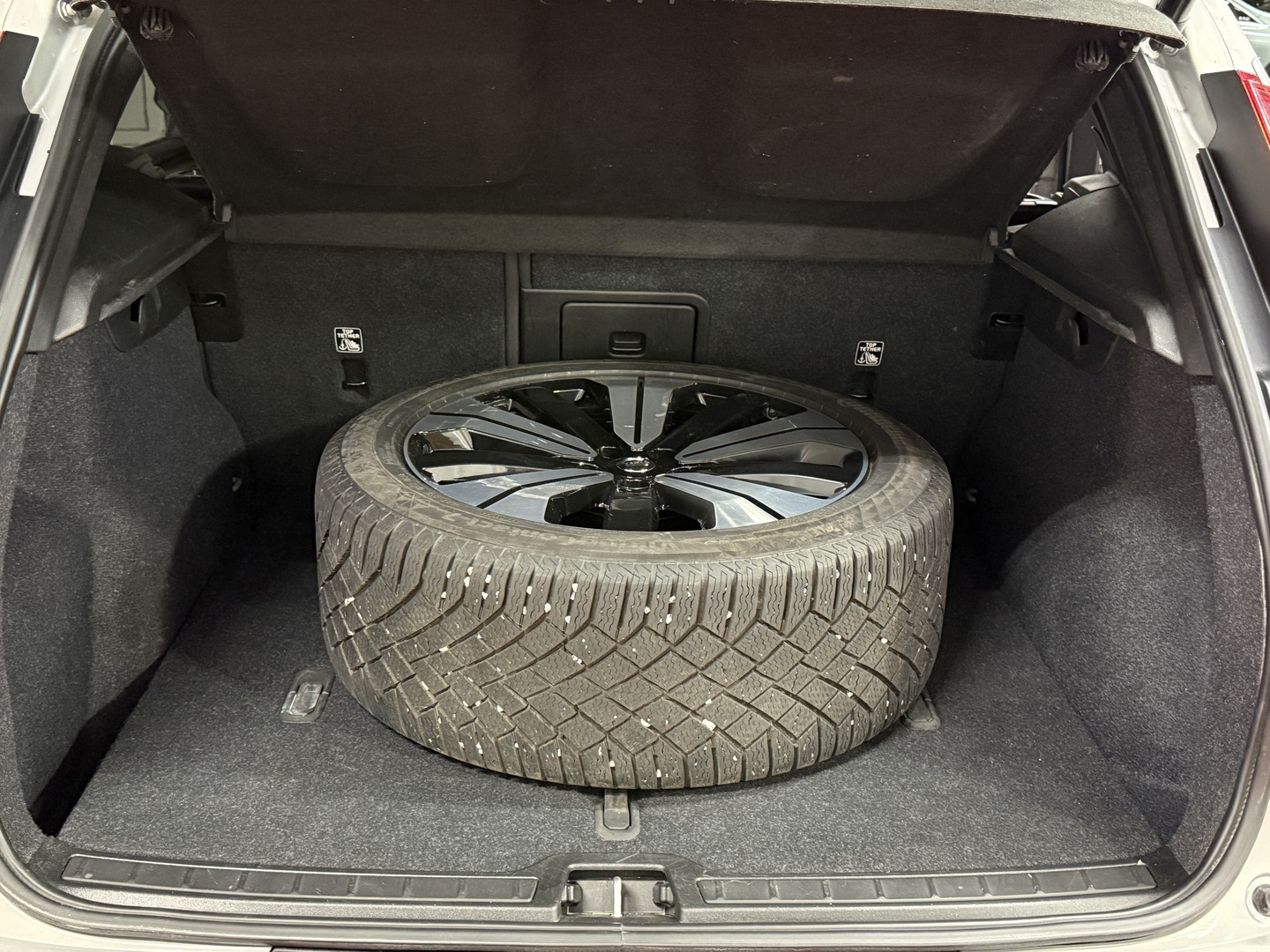 VOLVO XC40 2023