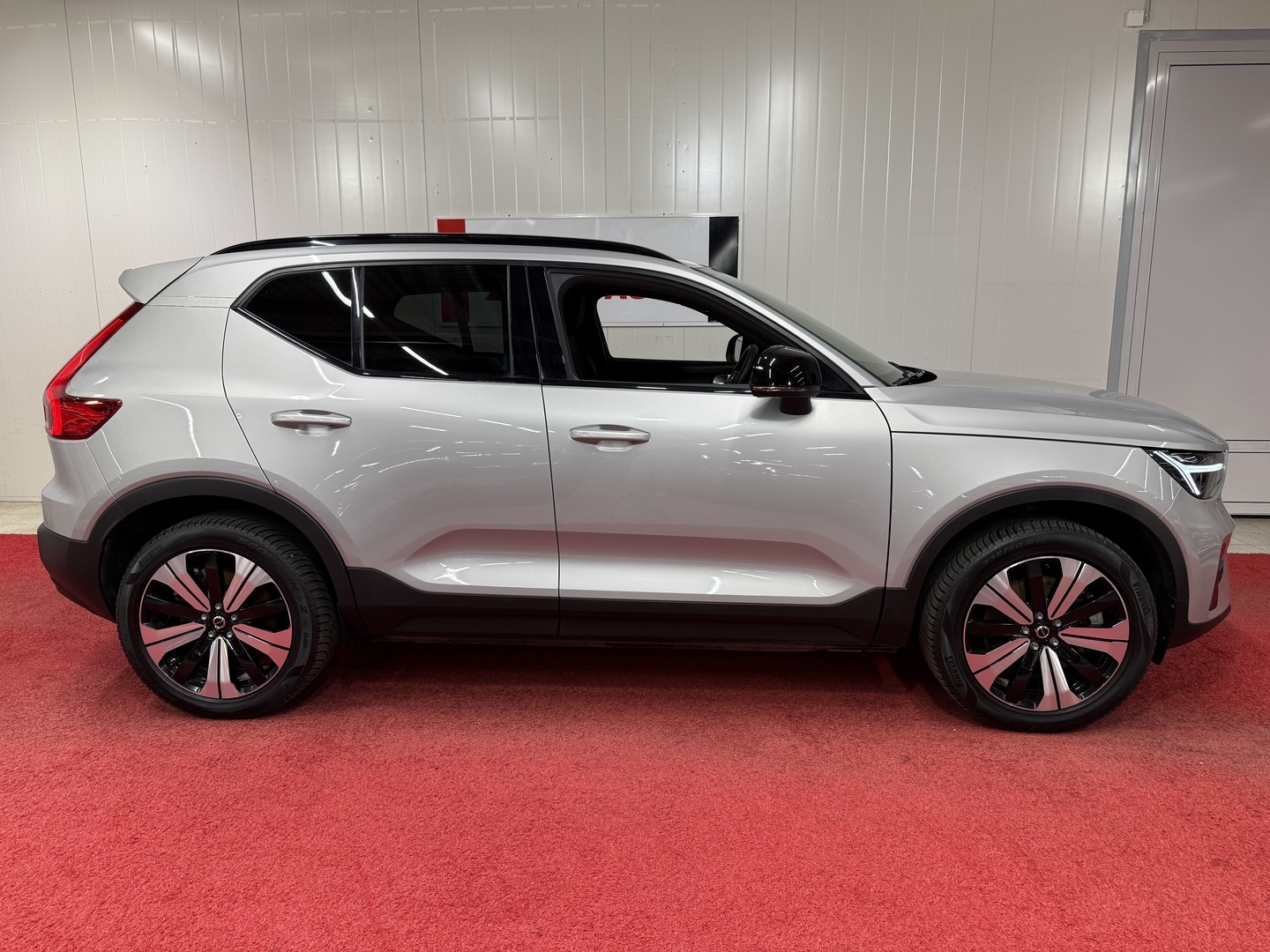 VOLVO XC40 2023