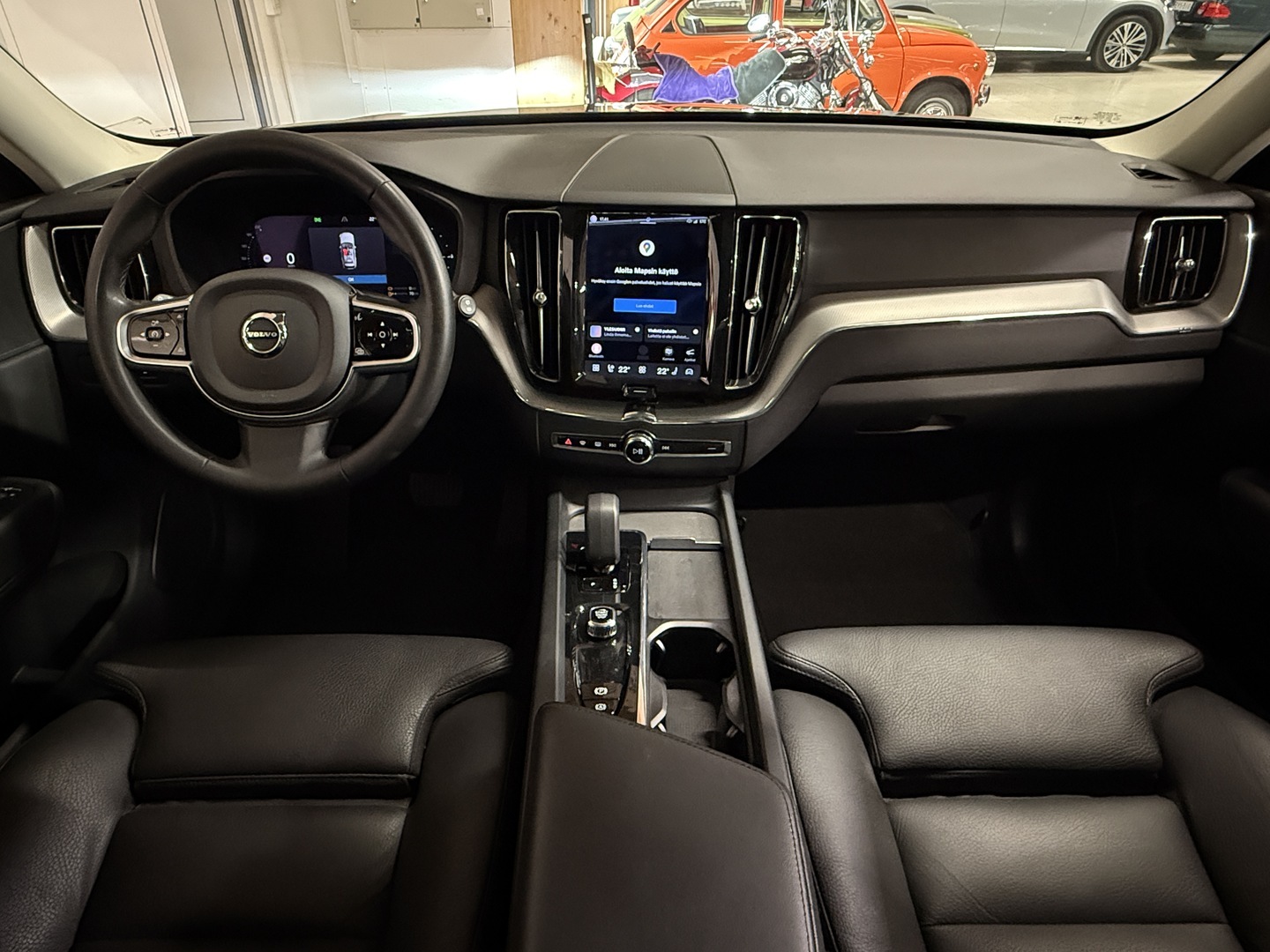 VOLVO XC60 2023