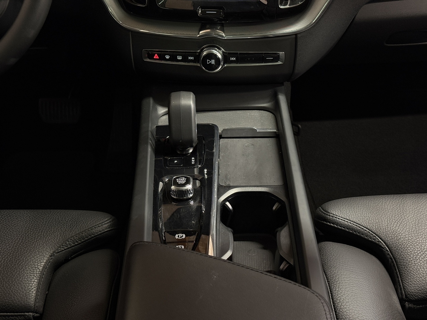 VOLVO XC60 2023