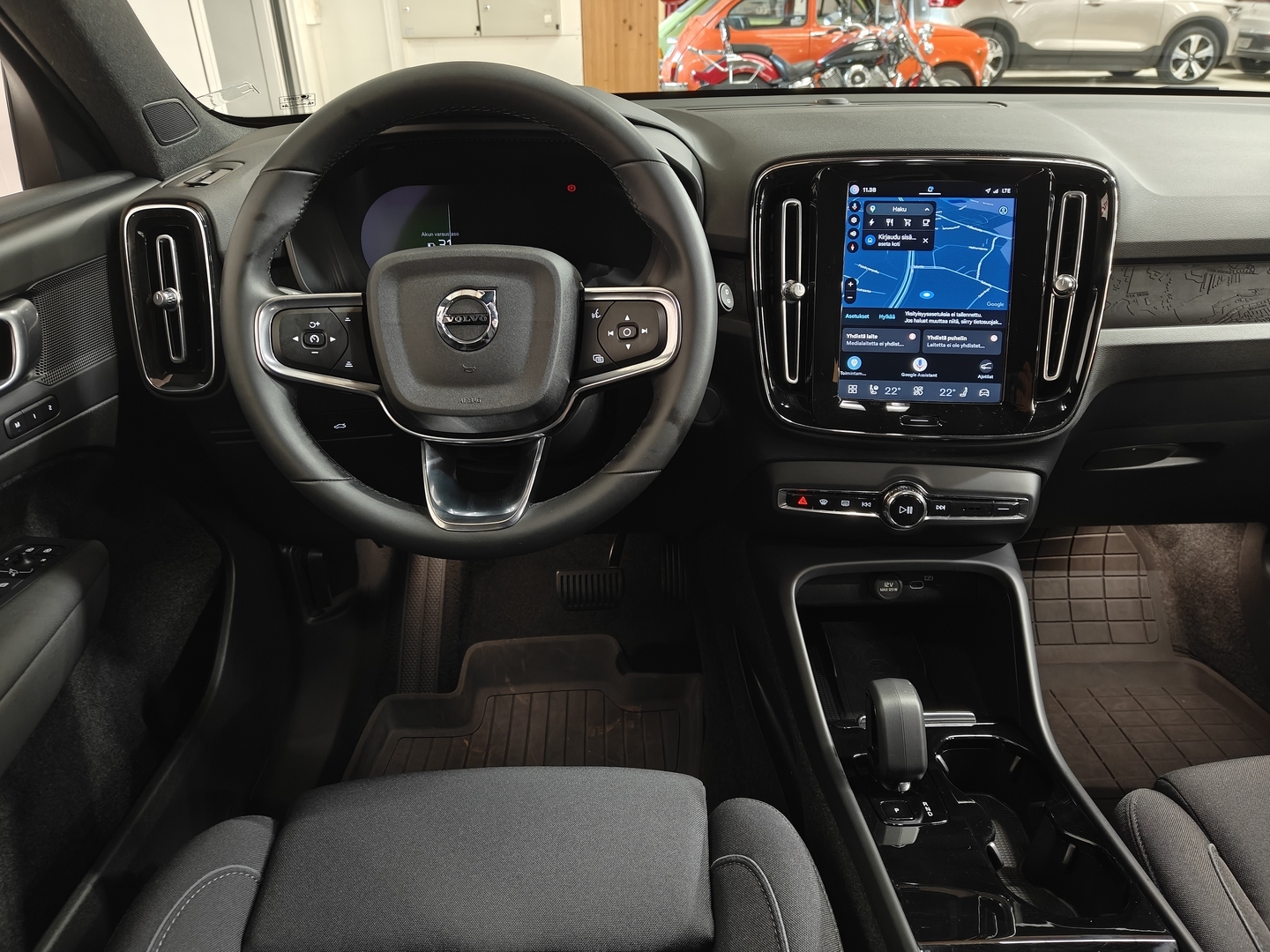 VOLVO XC40 2023