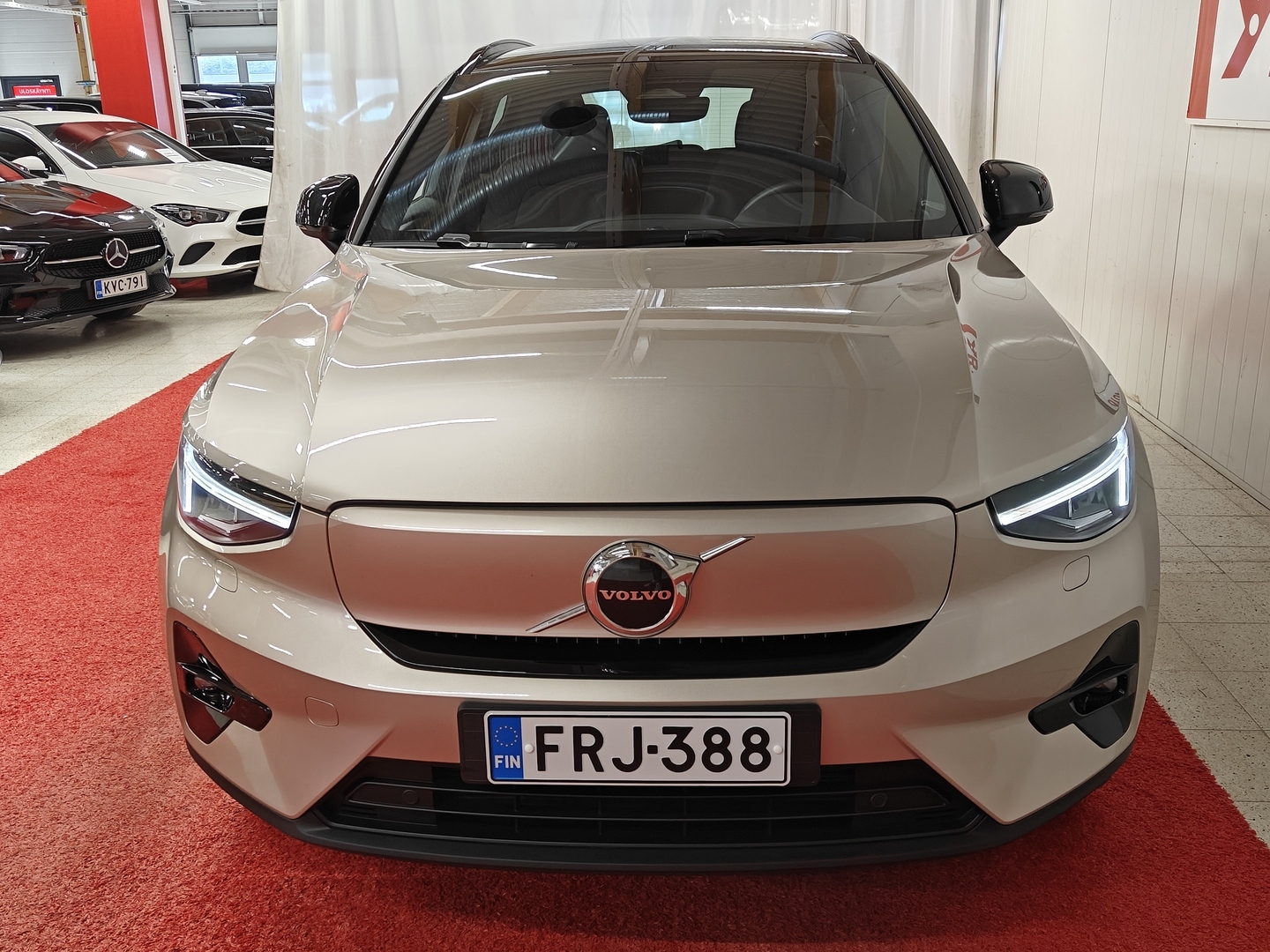 VOLVO XC40 2023