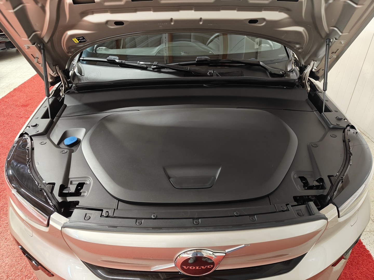 VOLVO XC40 2023