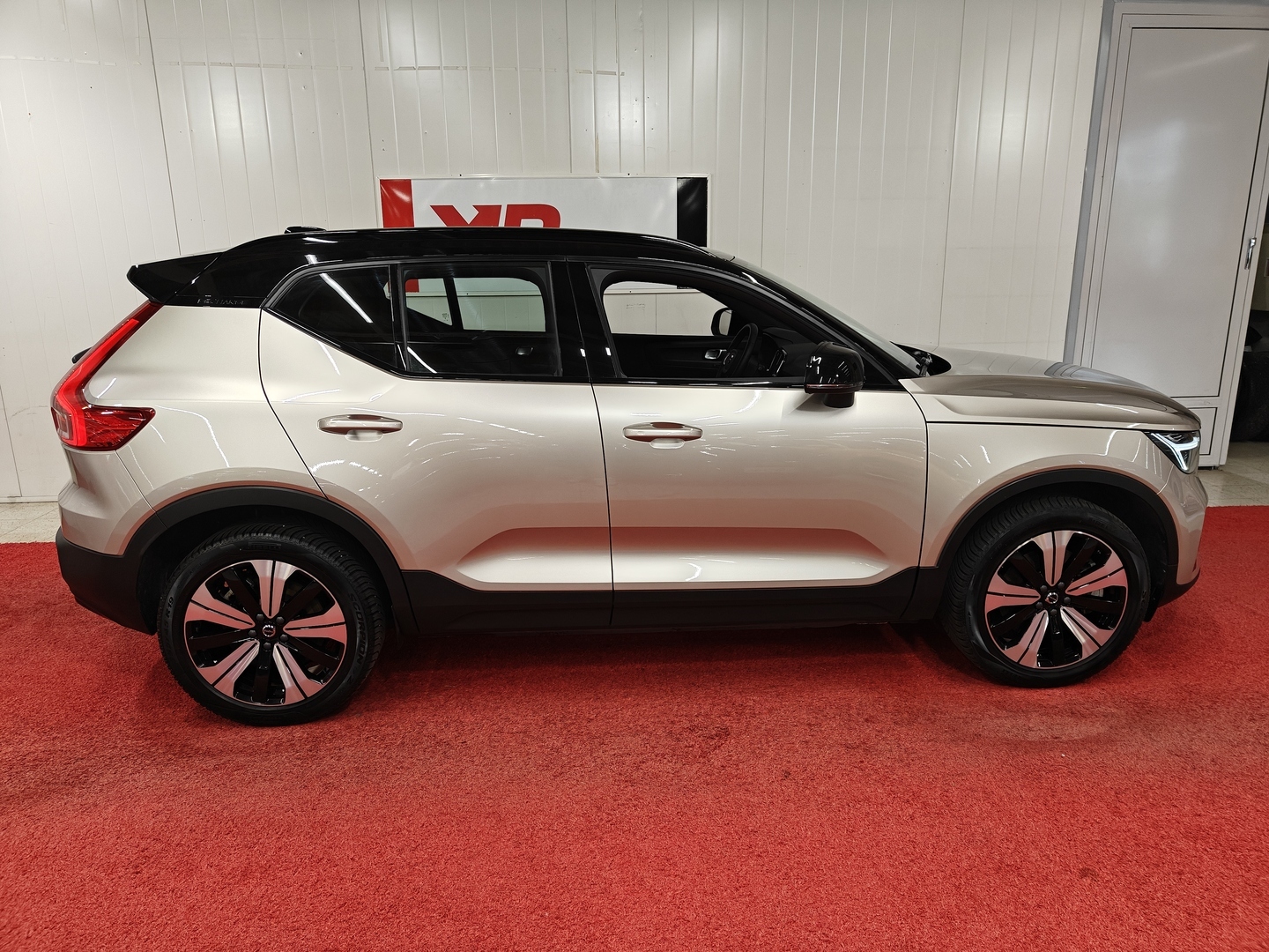 VOLVO XC40 2023