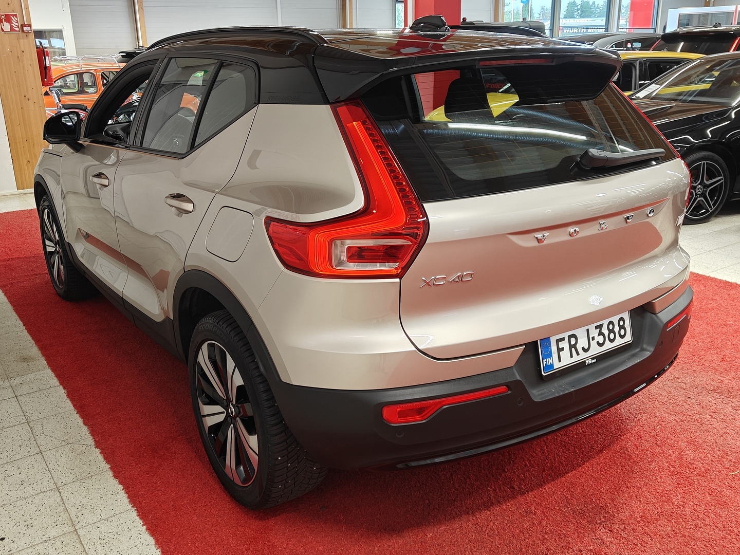 VOLVO XC40 2023