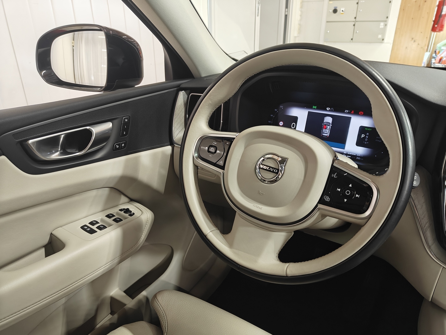VOLVO XC60 11