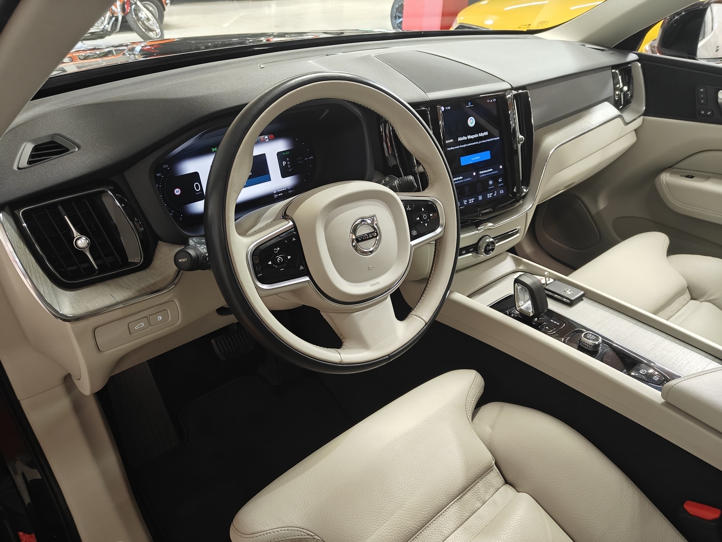 VOLVO XC60 9