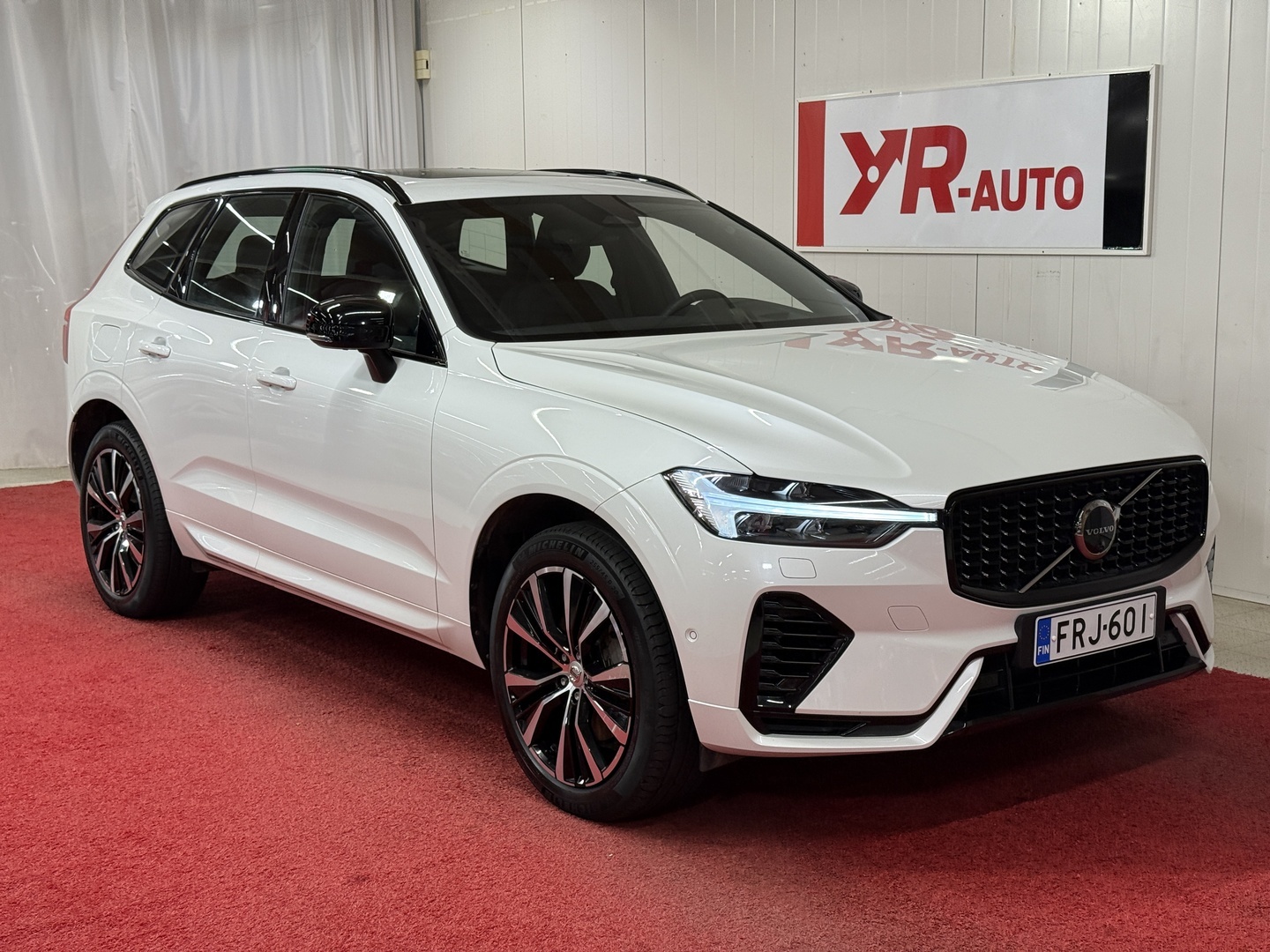 VOLVO XC60 2023