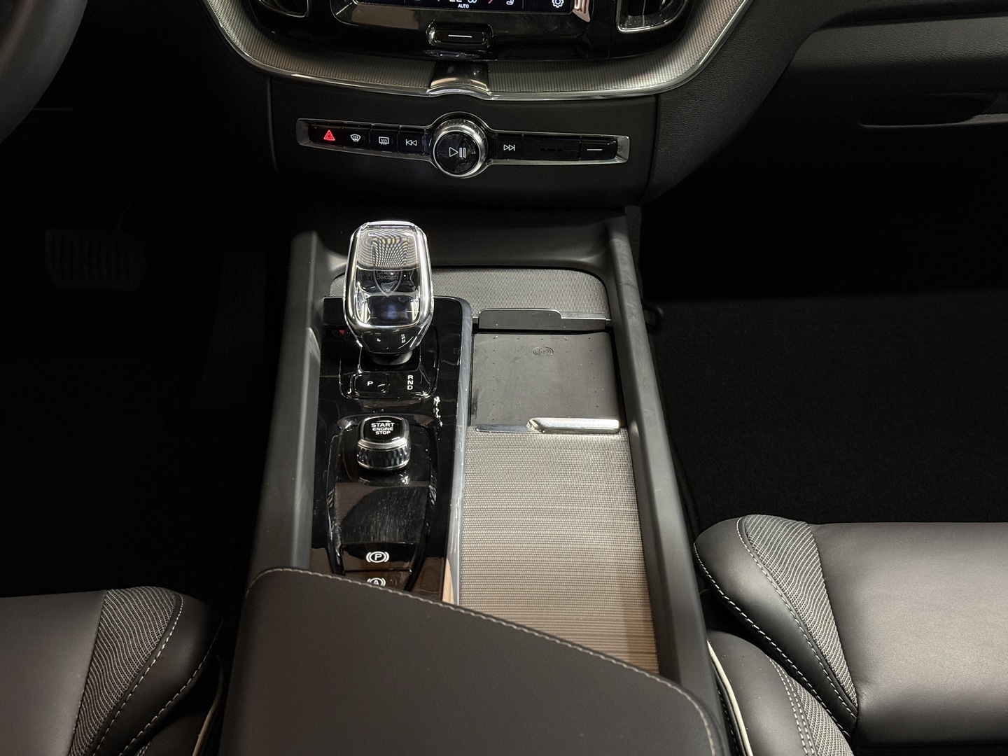 VOLVO XC60 2023