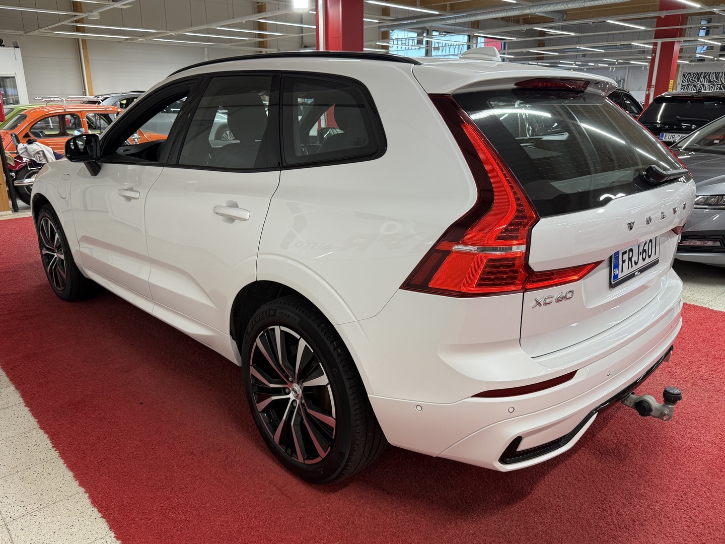 VOLVO XC60 2023