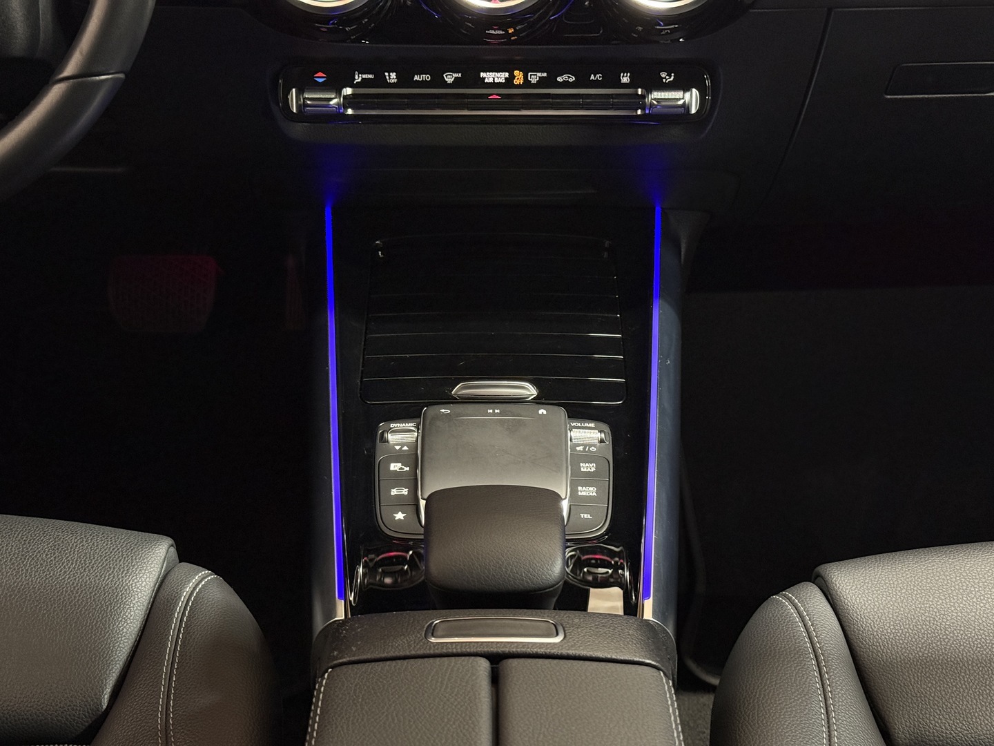 MERCEDES-BENZ EQA 2023