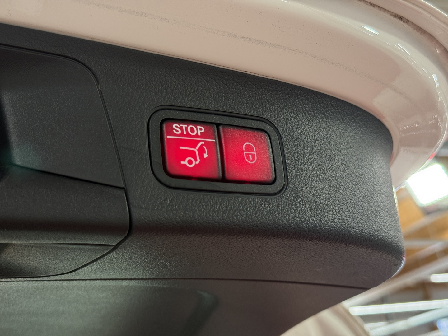 MERCEDES-BENZ EQA 2023