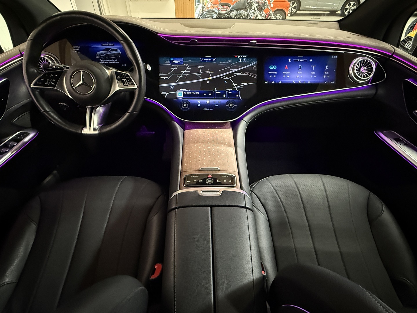 MERCEDES-BENZ EQE SUV 2023