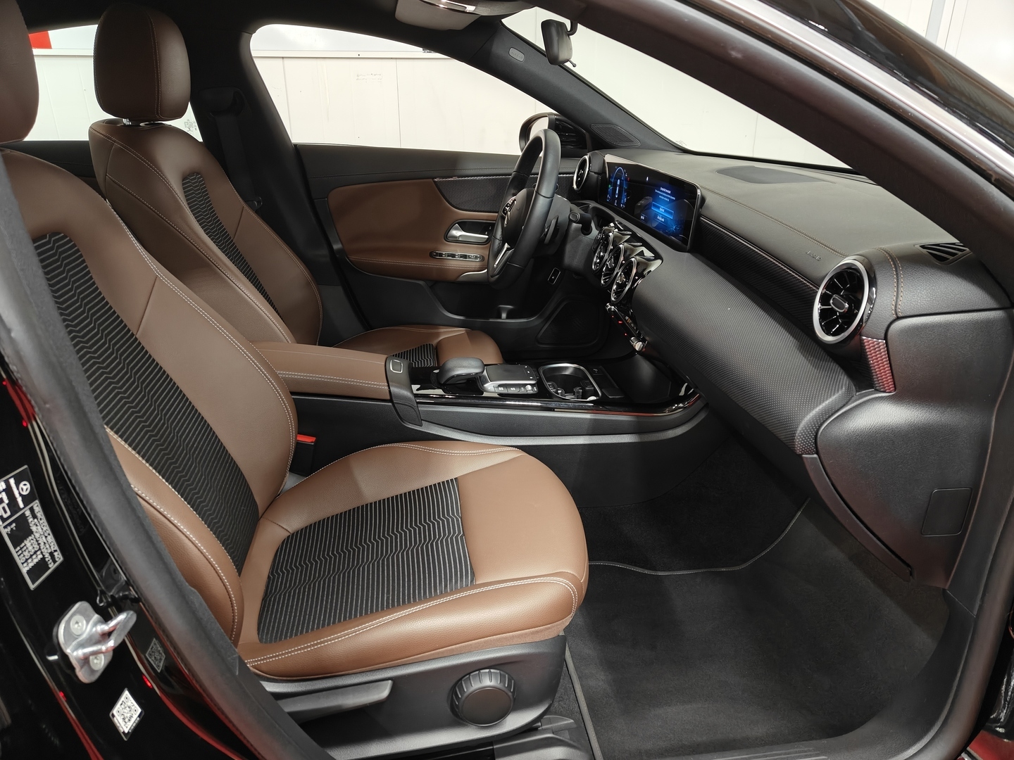 MERCEDES-BENZ CLA 2023