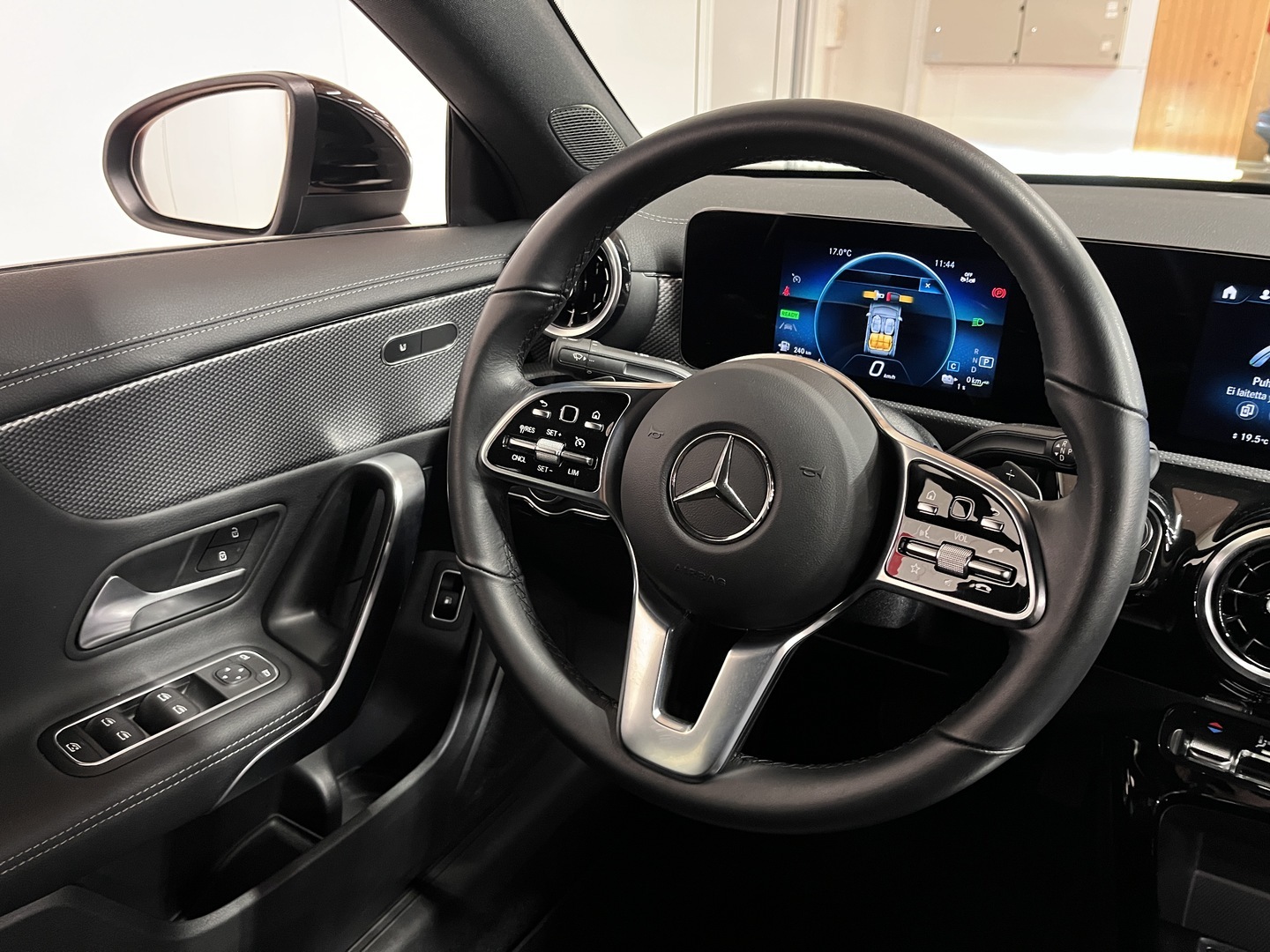 MERCEDES-BENZ CLA 2023