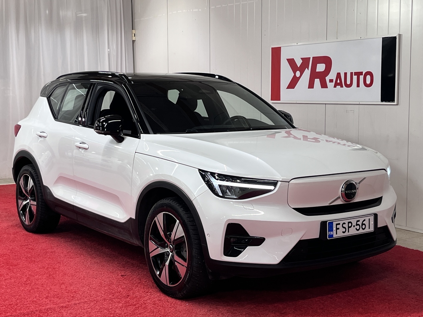 VOLVO XC40 2023