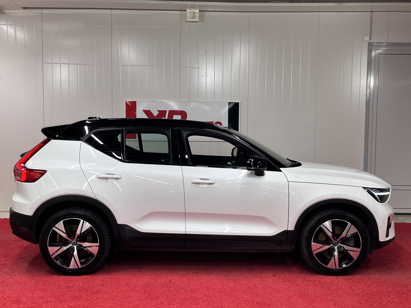 VOLVO XC40 2023