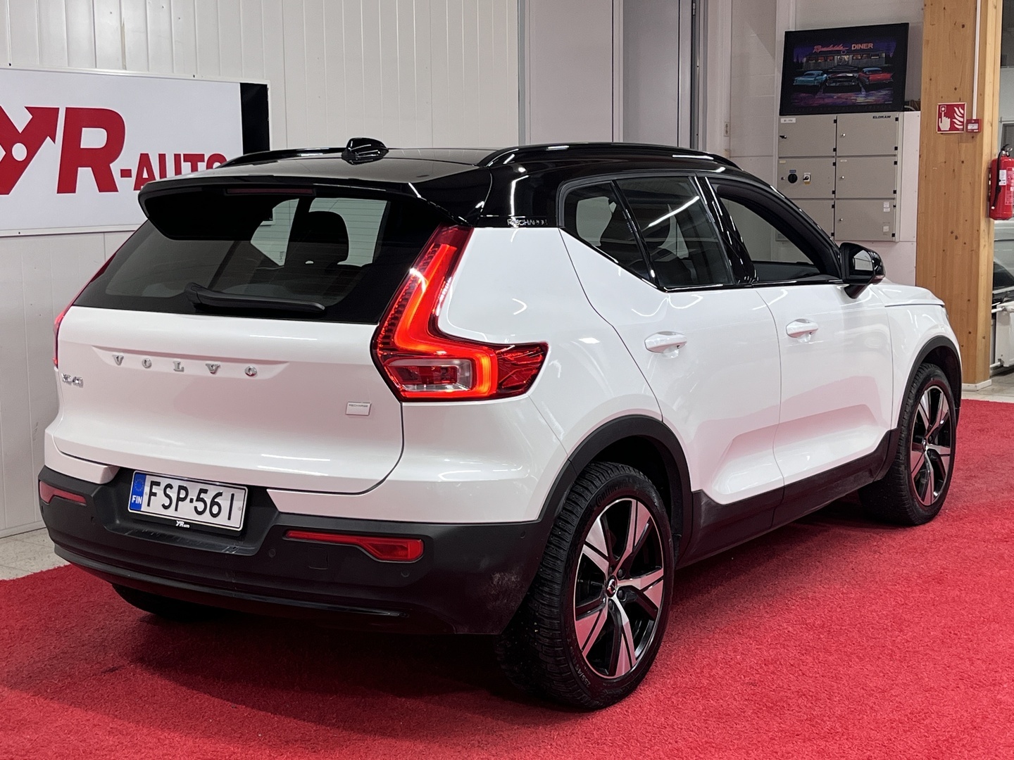 VOLVO XC40 2023
