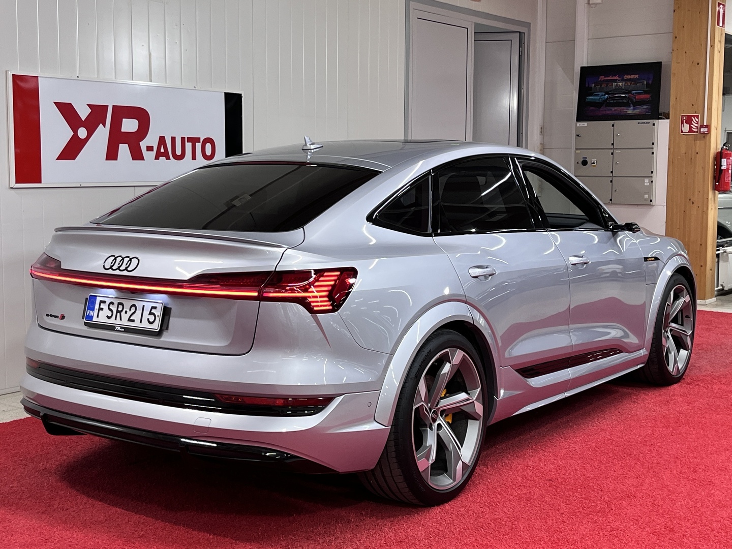 AUDI E-TRON 2022