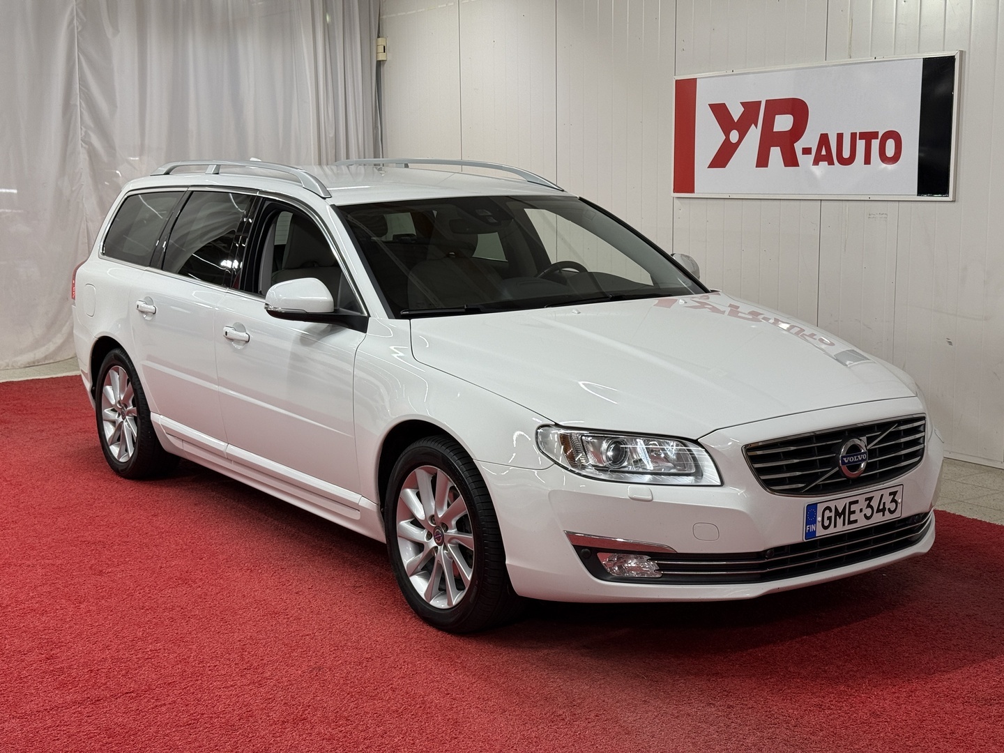 VOLVO V70 2016