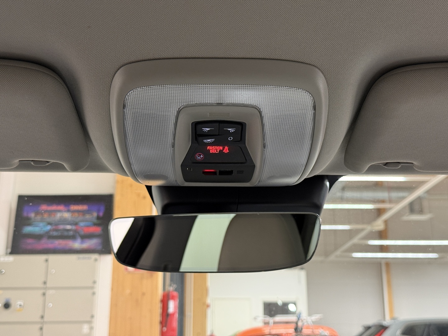 VOLVO V70 2016