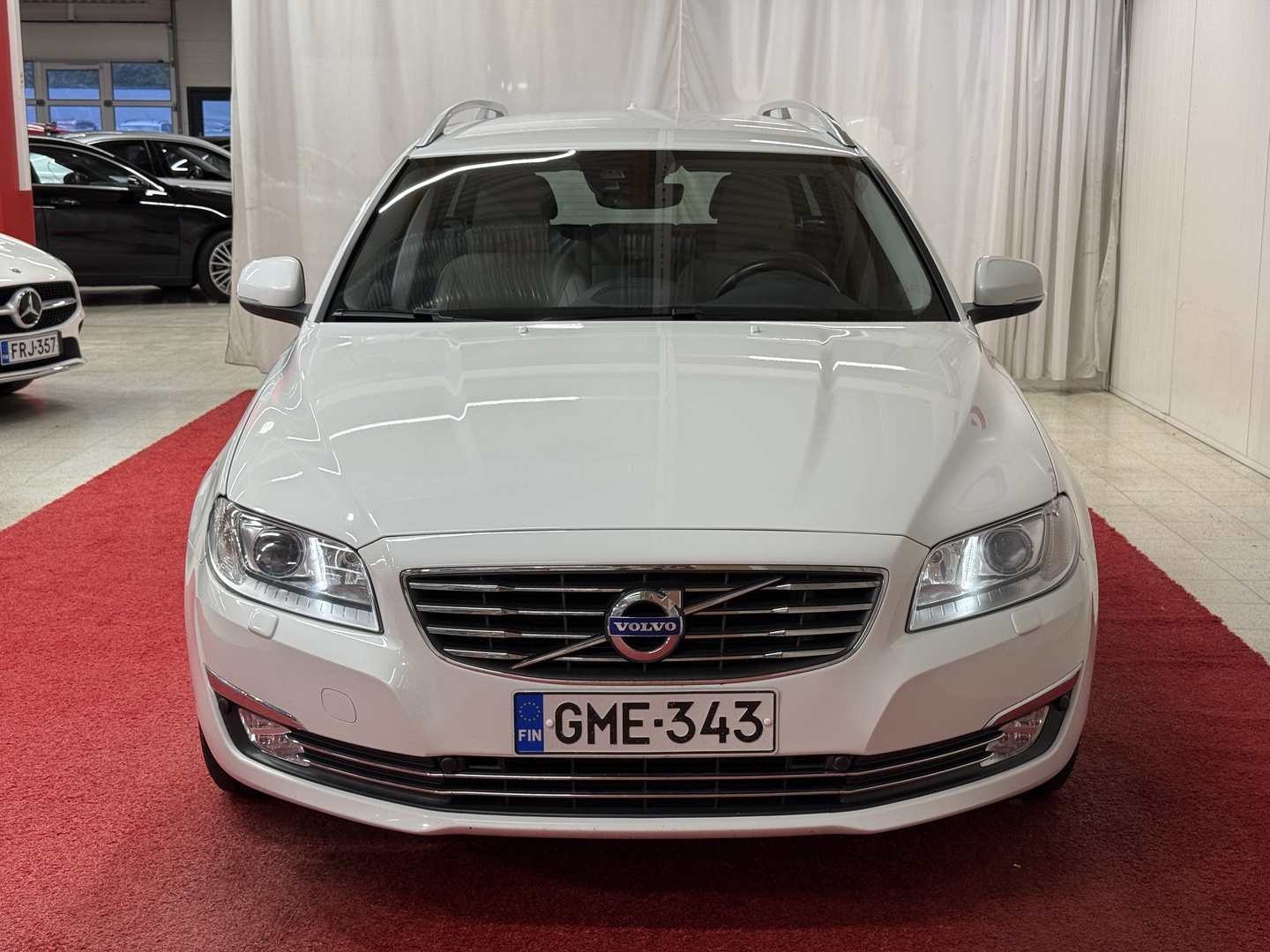 VOLVO V70 2016
