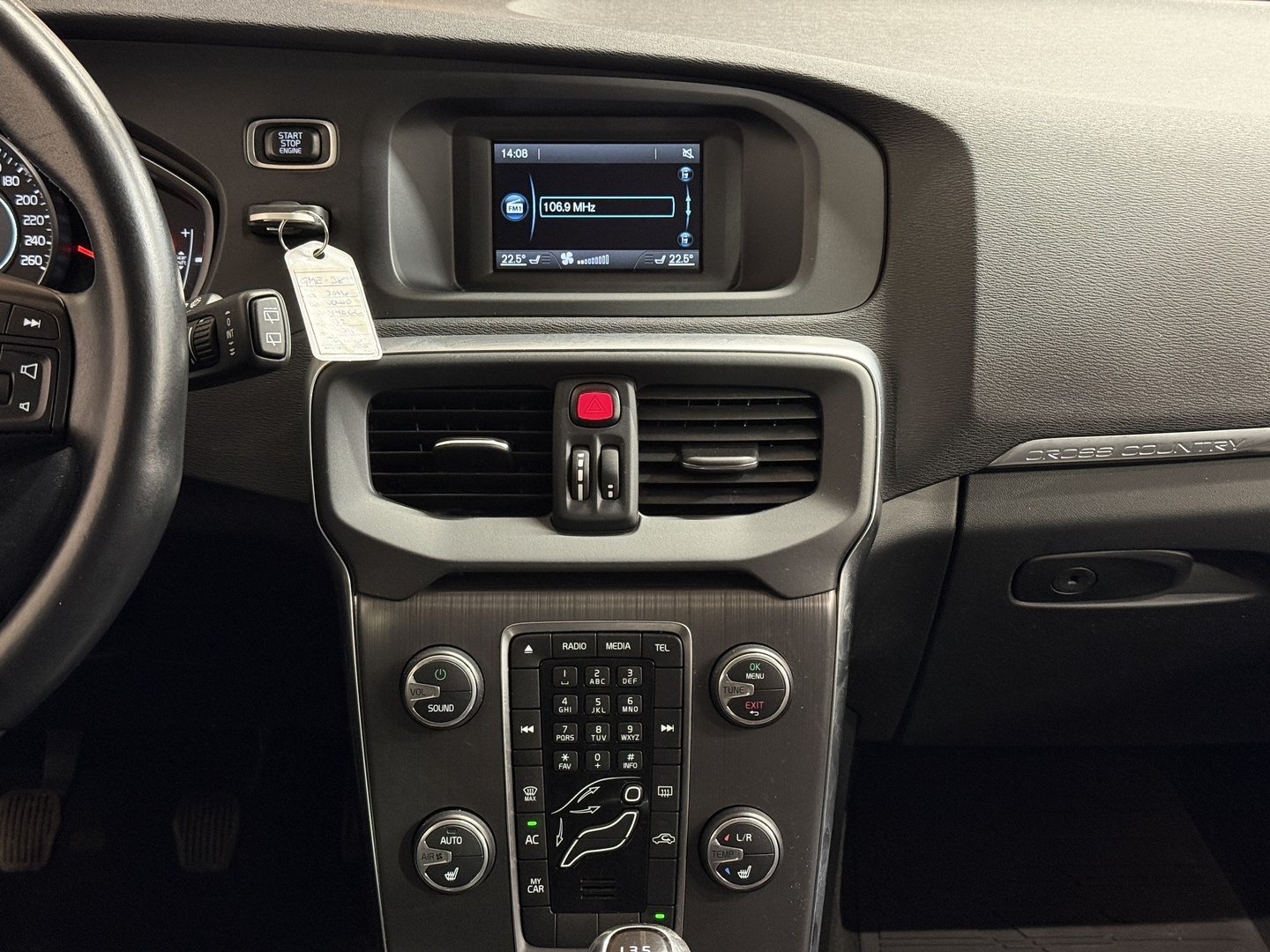 VOLVO V40 Cross Country 2016