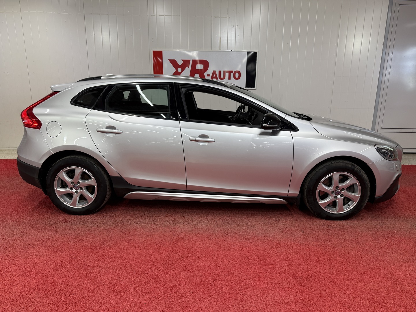 VOLVO V40 Cross Country 2016