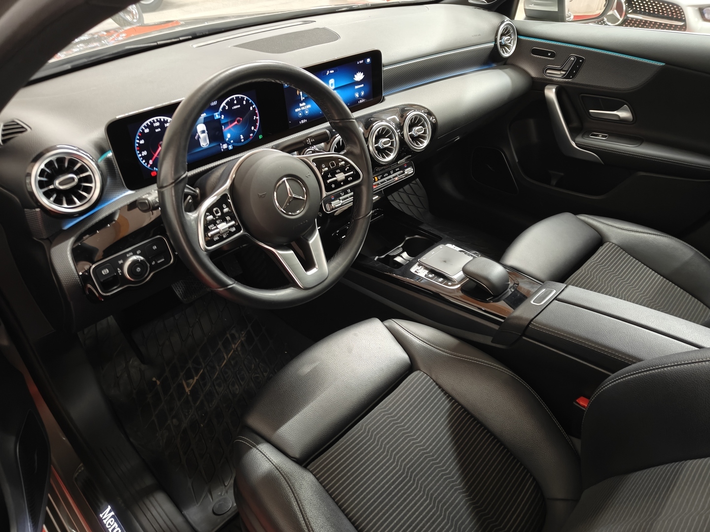 MERCEDES-BENZ A 2019