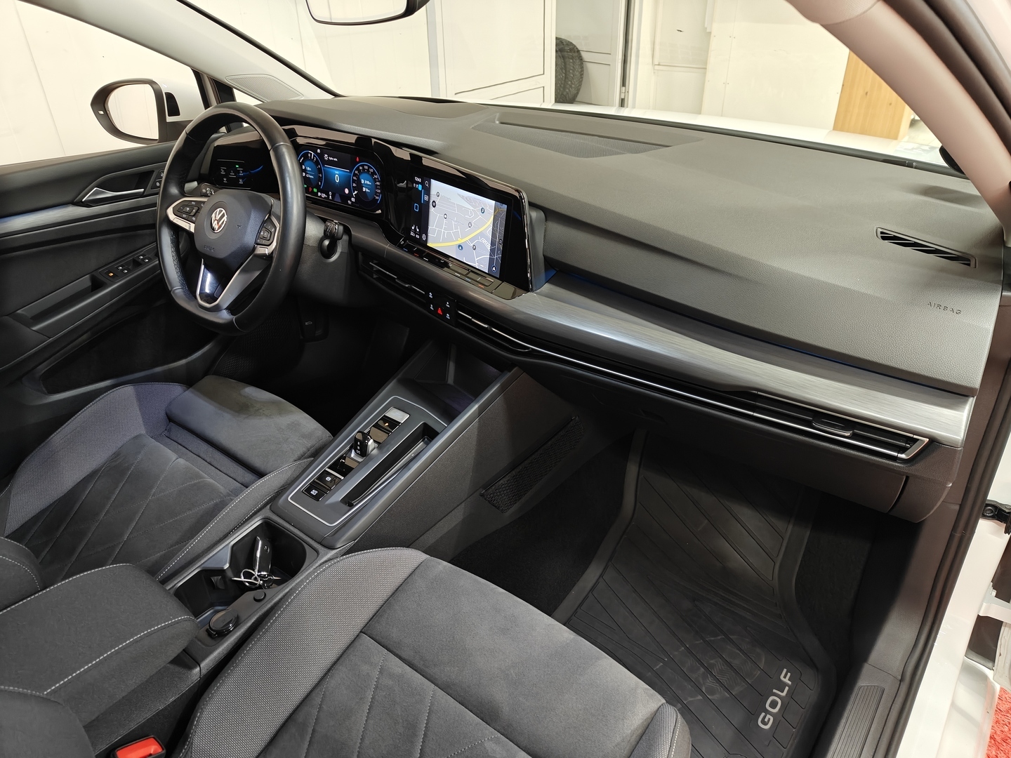 VOLKSWAGEN Golf 2021