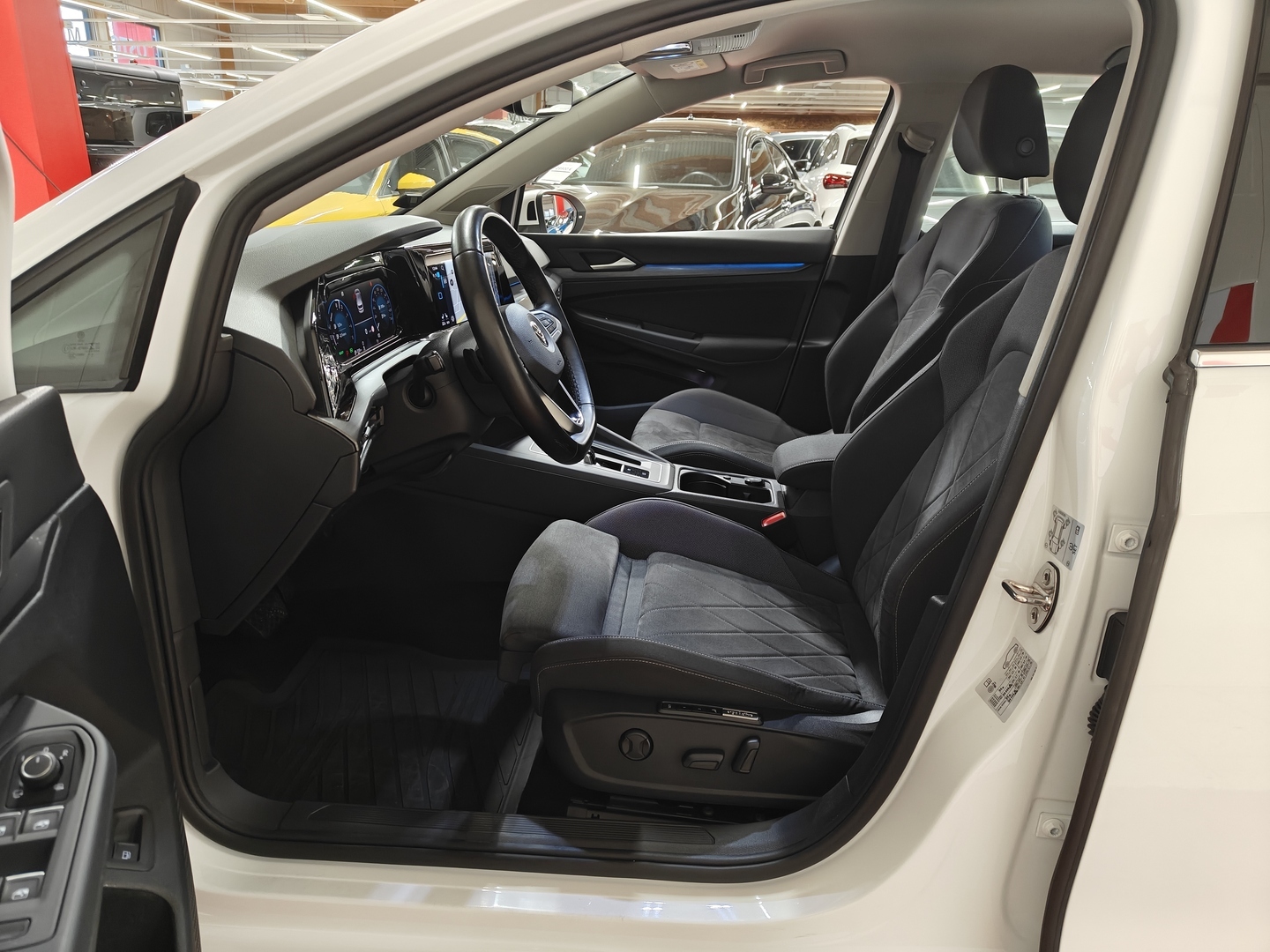 VOLKSWAGEN Golf 2021
