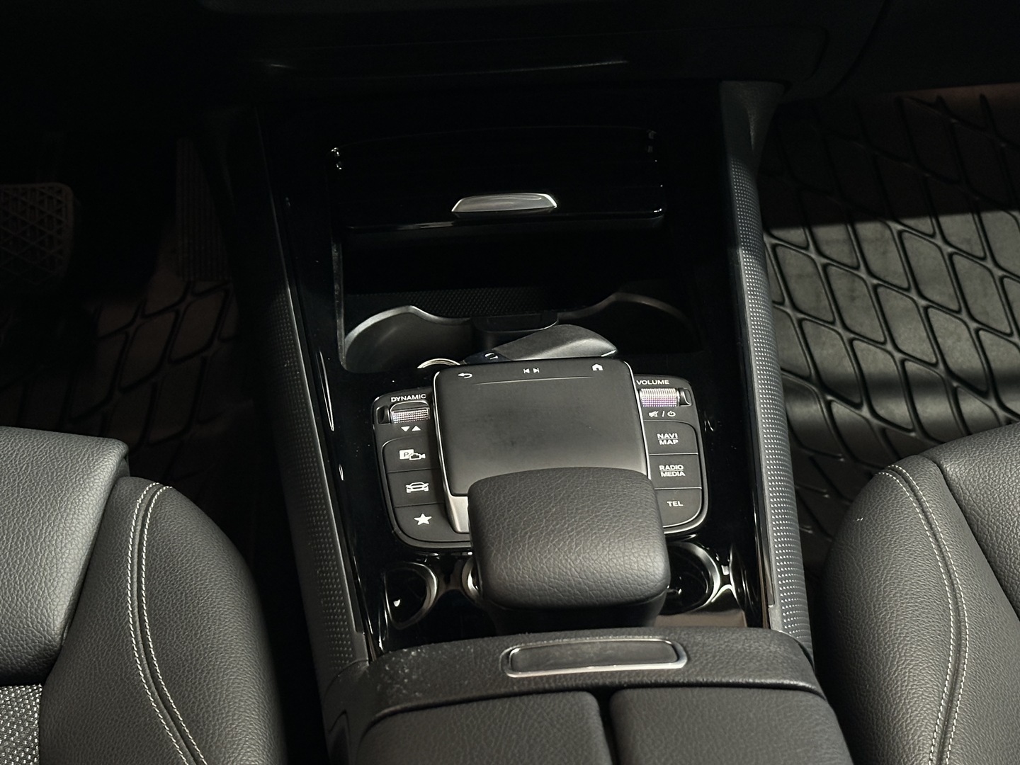 MERCEDES-BENZ GLA 2022