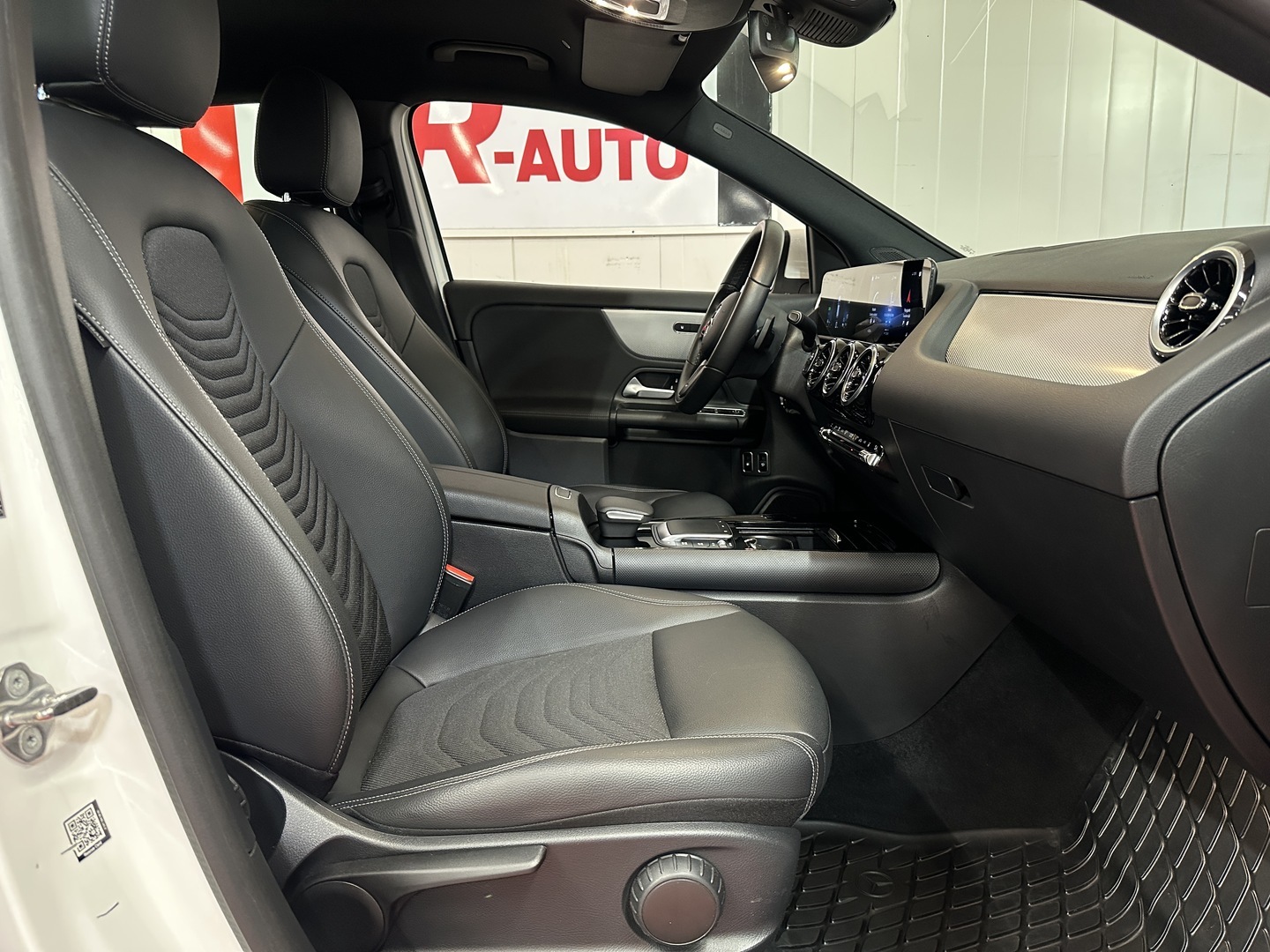 MERCEDES-BENZ GLA 2022