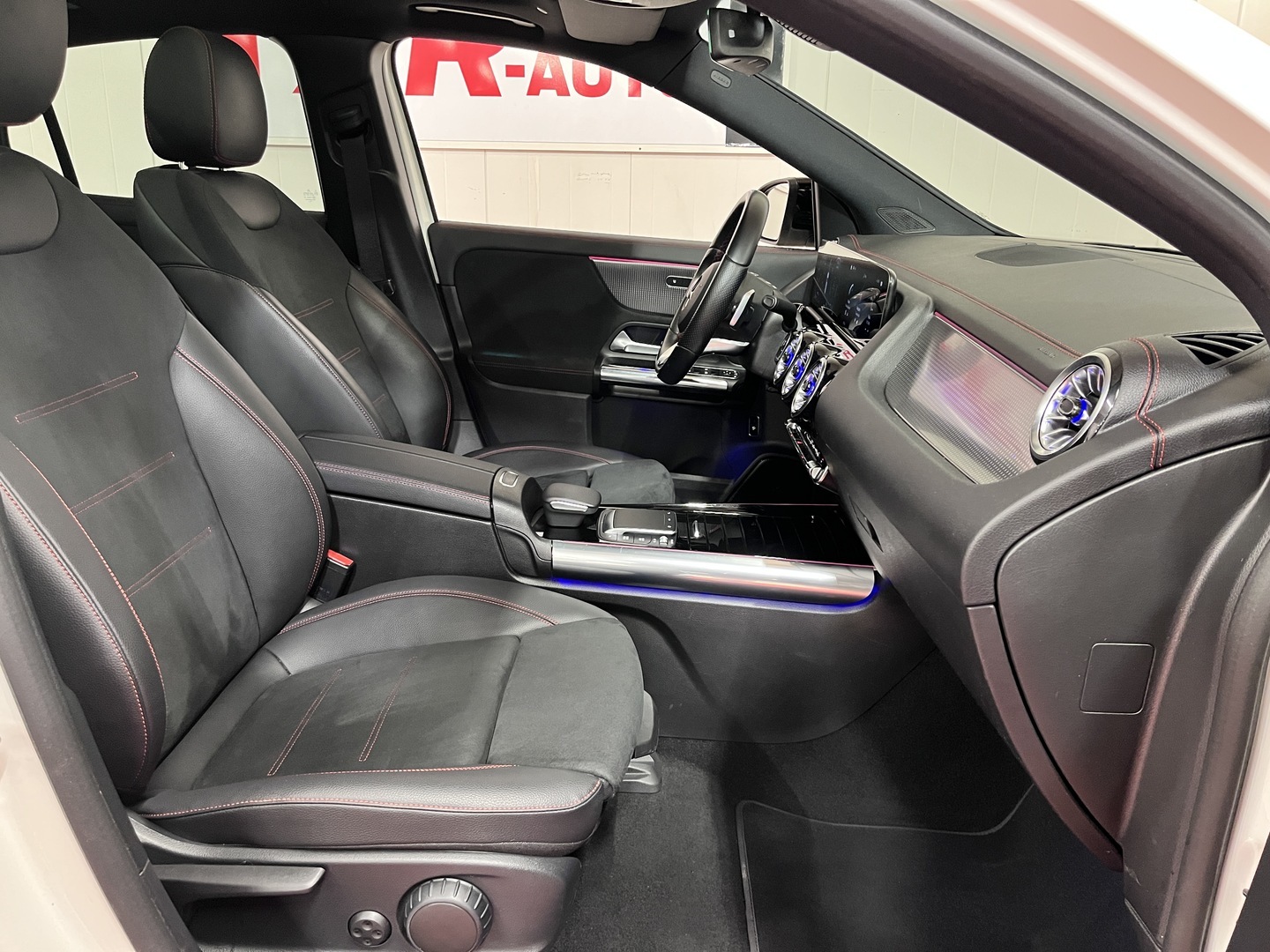 MERCEDES-BENZ EQA 2021