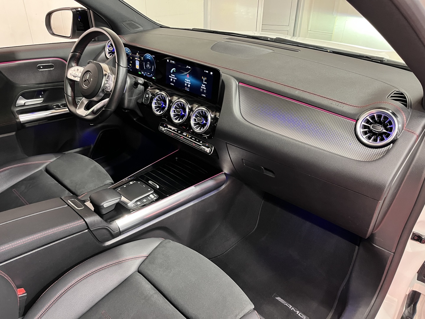 MERCEDES-BENZ EQA 2021