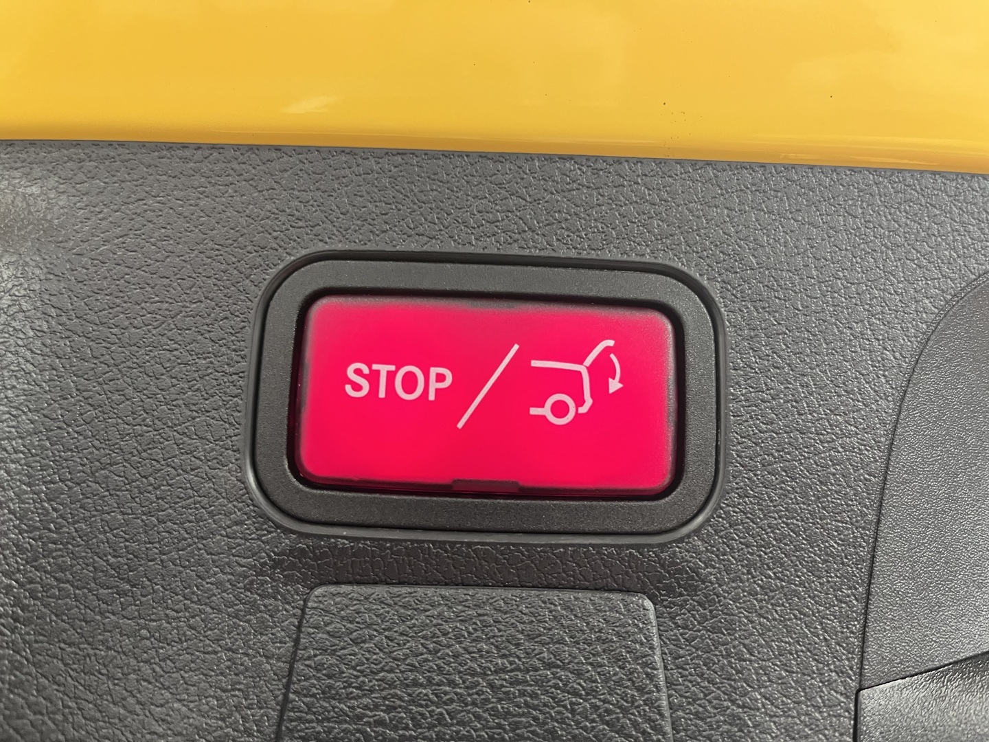 MERCEDES-BENZ CLA 2022