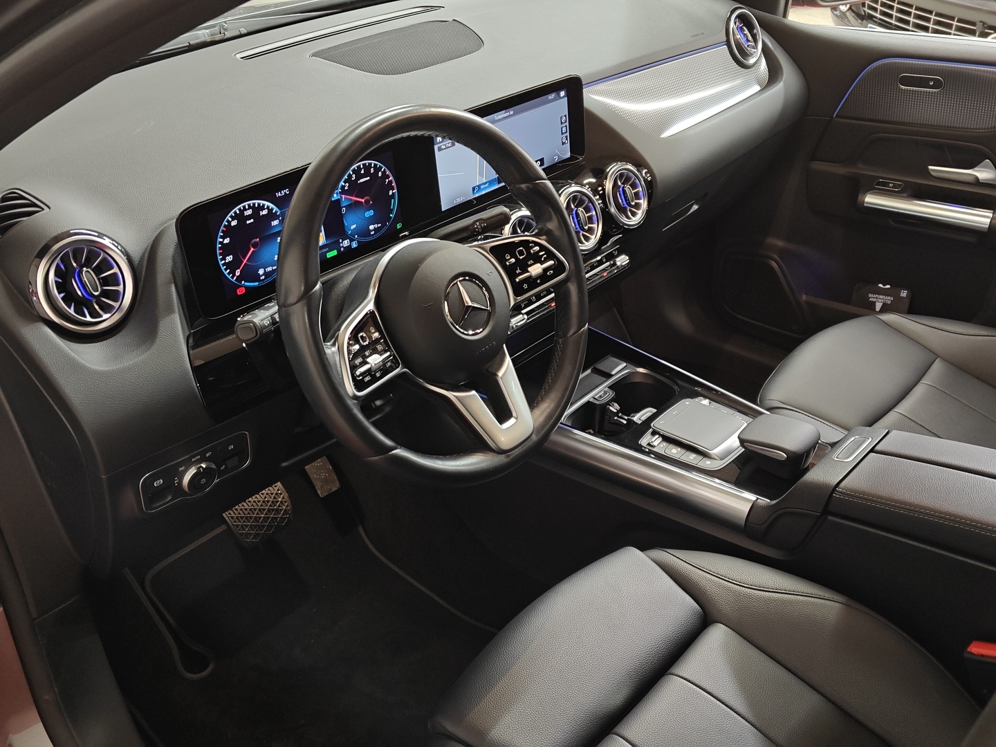 MERCEDES-BENZ B 2023