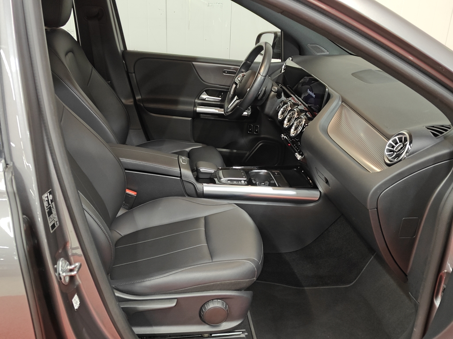 MERCEDES-BENZ B 2023