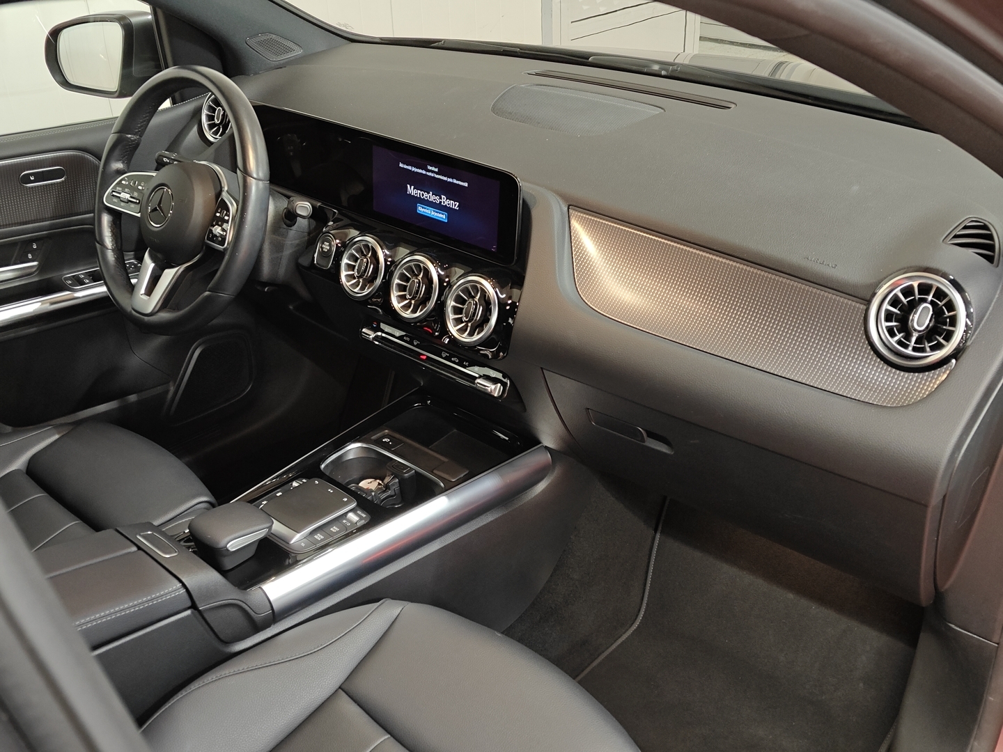 MERCEDES-BENZ B 2023