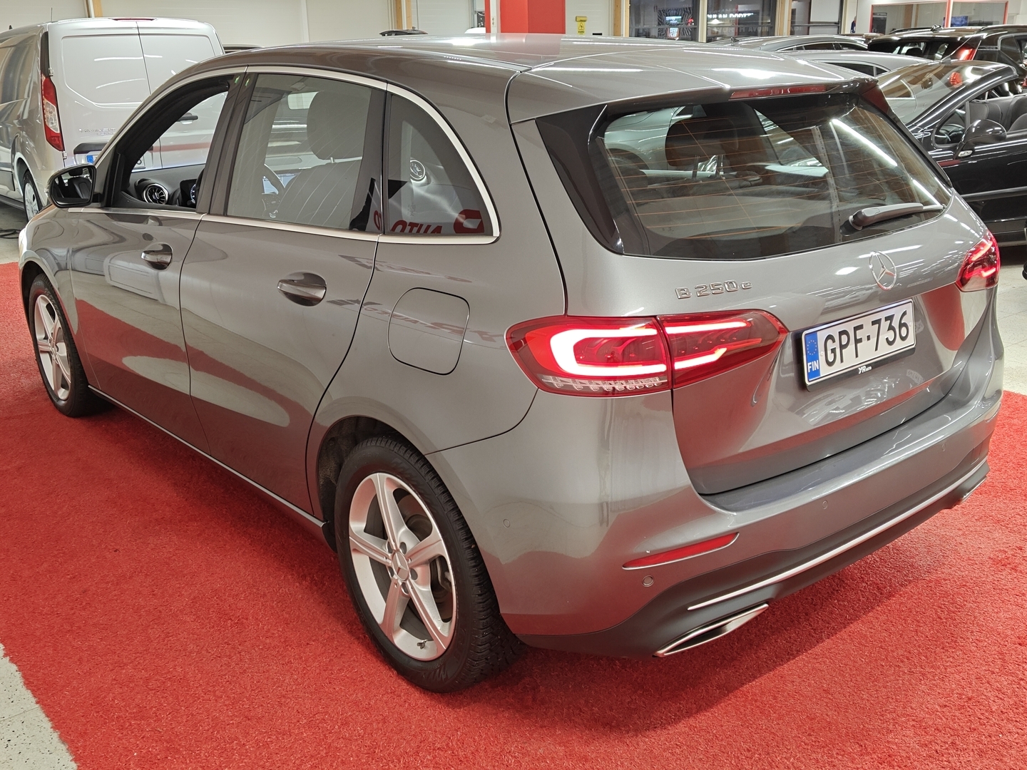 MERCEDES-BENZ B 2023