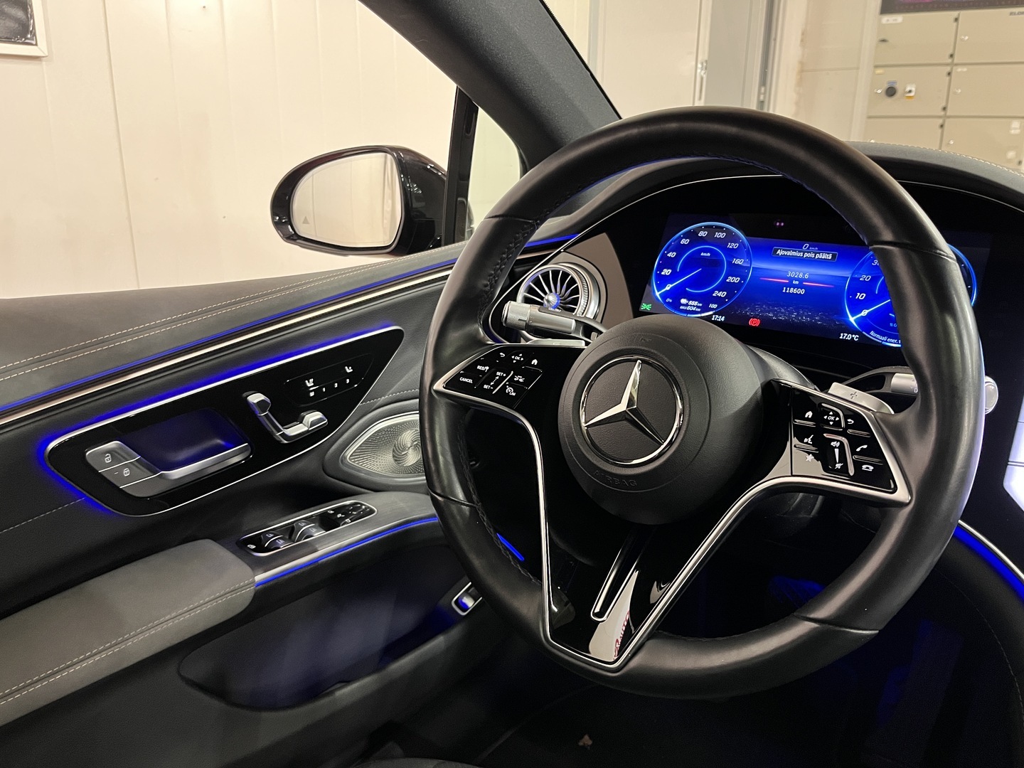 MERCEDES-BENZ EQS 2022