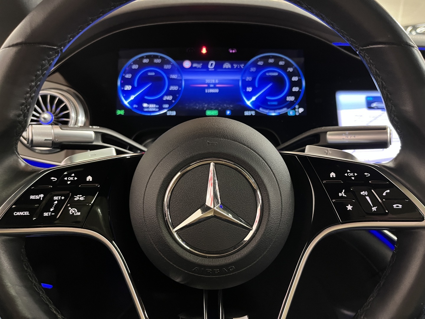 MERCEDES-BENZ EQS 2022