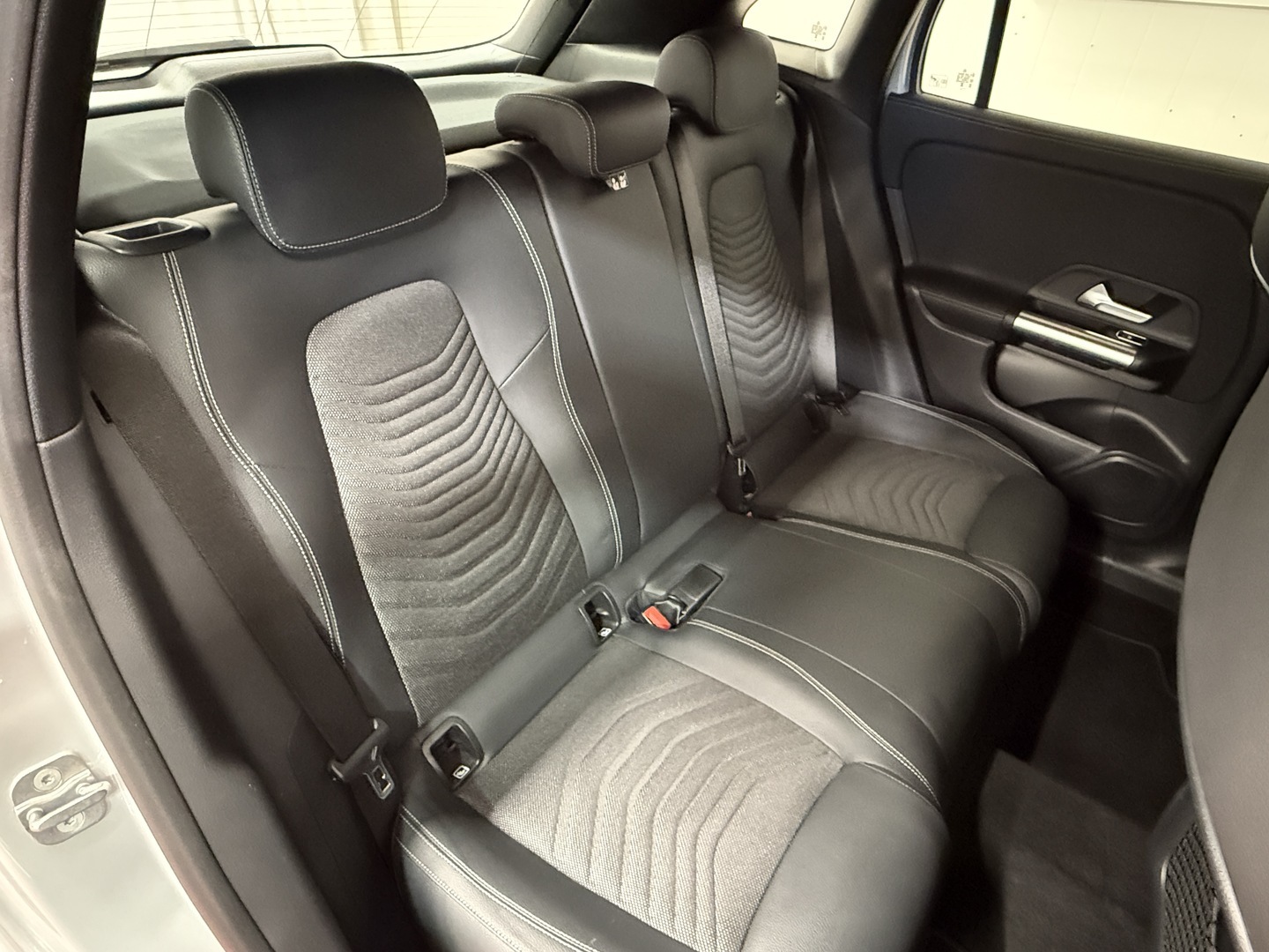 MERCEDES-BENZ GLA 2023