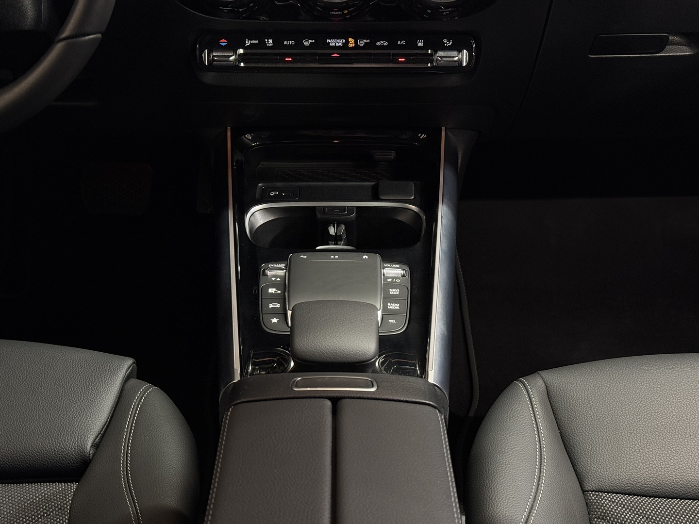 MERCEDES-BENZ GLA 2023