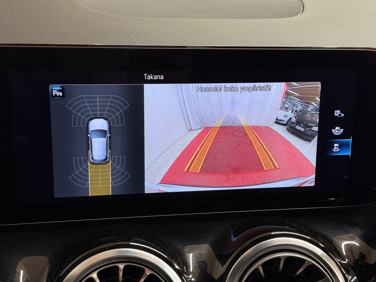 MERCEDES-BENZ GLA 2023