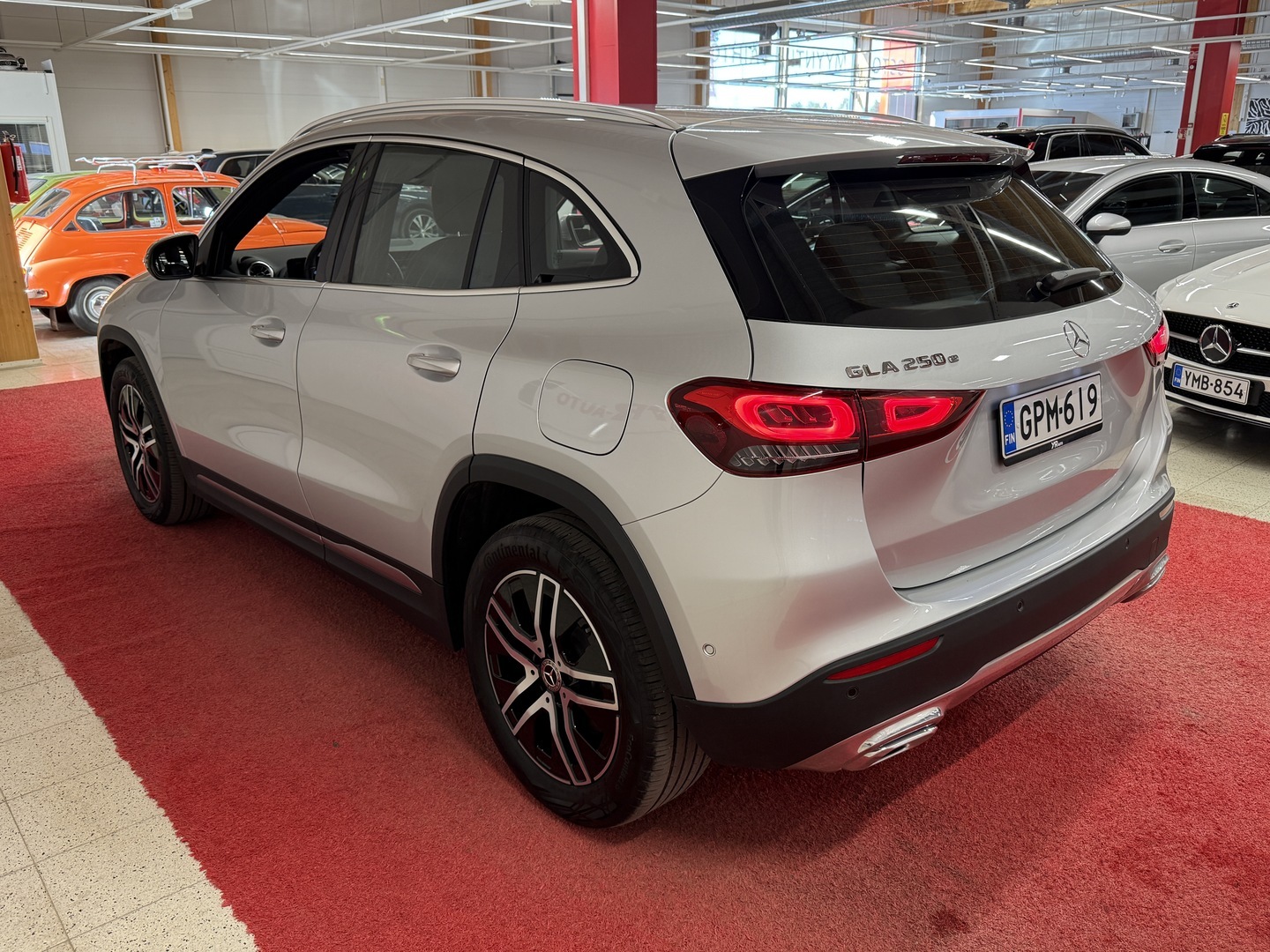 MERCEDES-BENZ GLA 2023