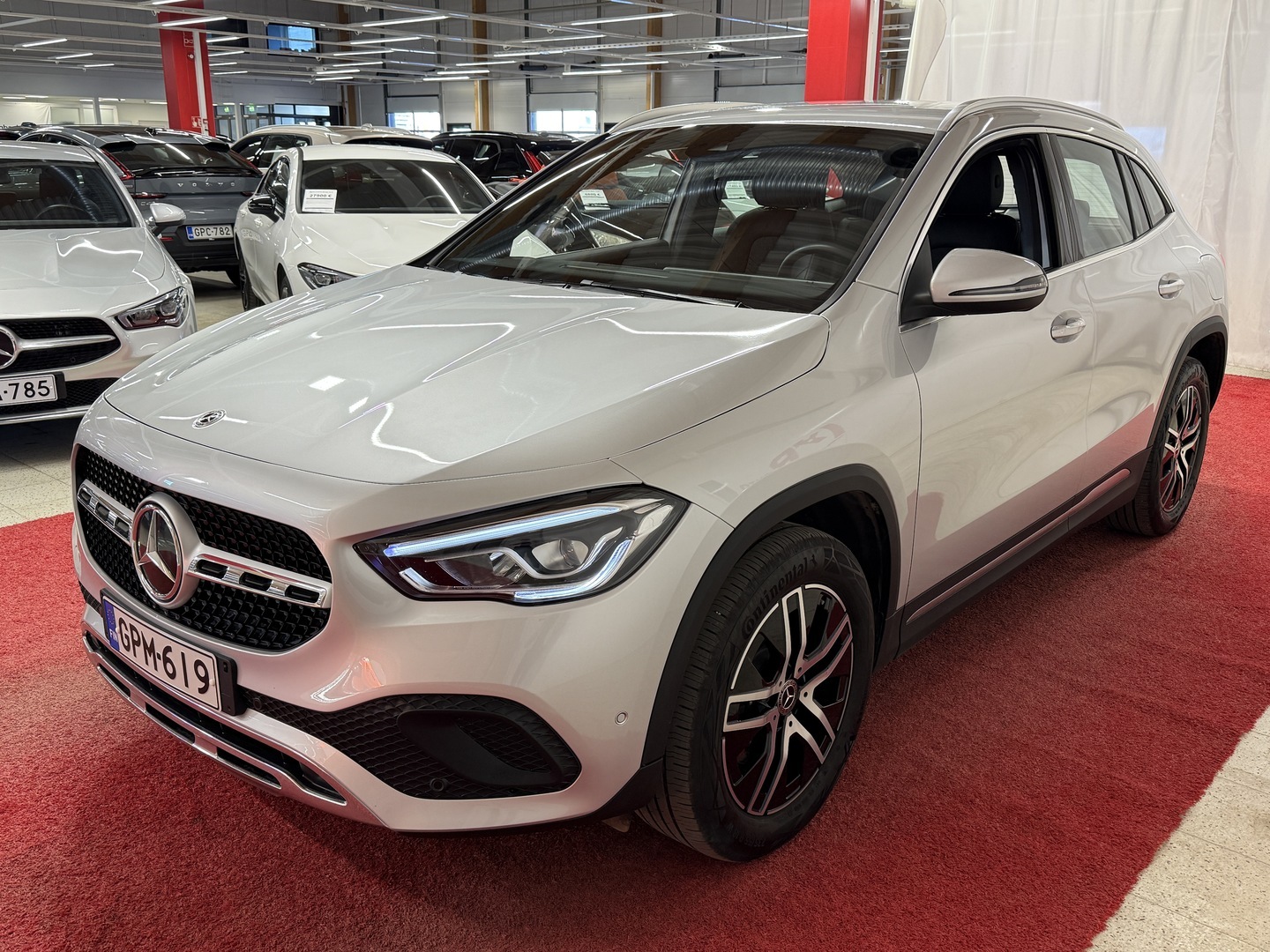 MERCEDES-BENZ GLA 2023