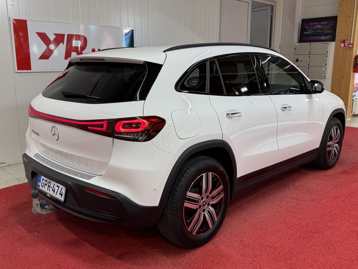 MERCEDES-BENZ EQA 3