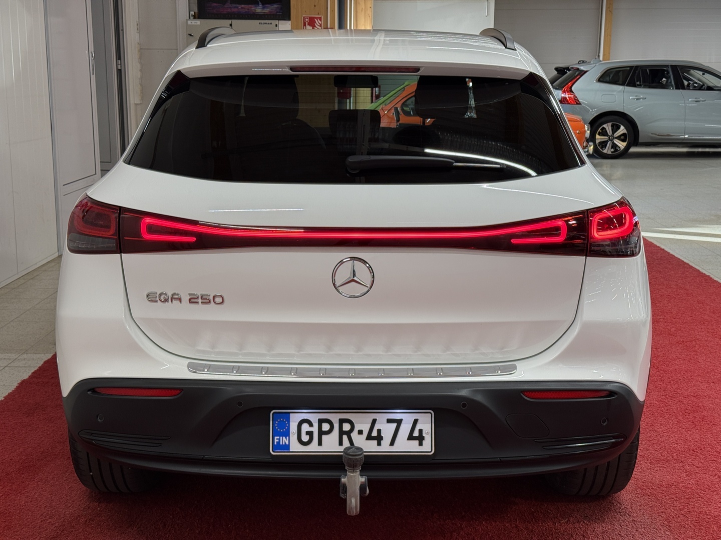 MERCEDES-BENZ EQA 4
